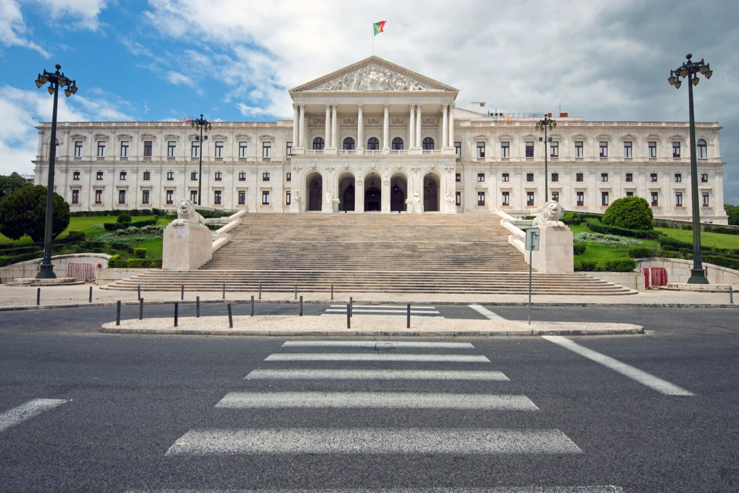 How to transition from a work visa to permanent residency in Portugal